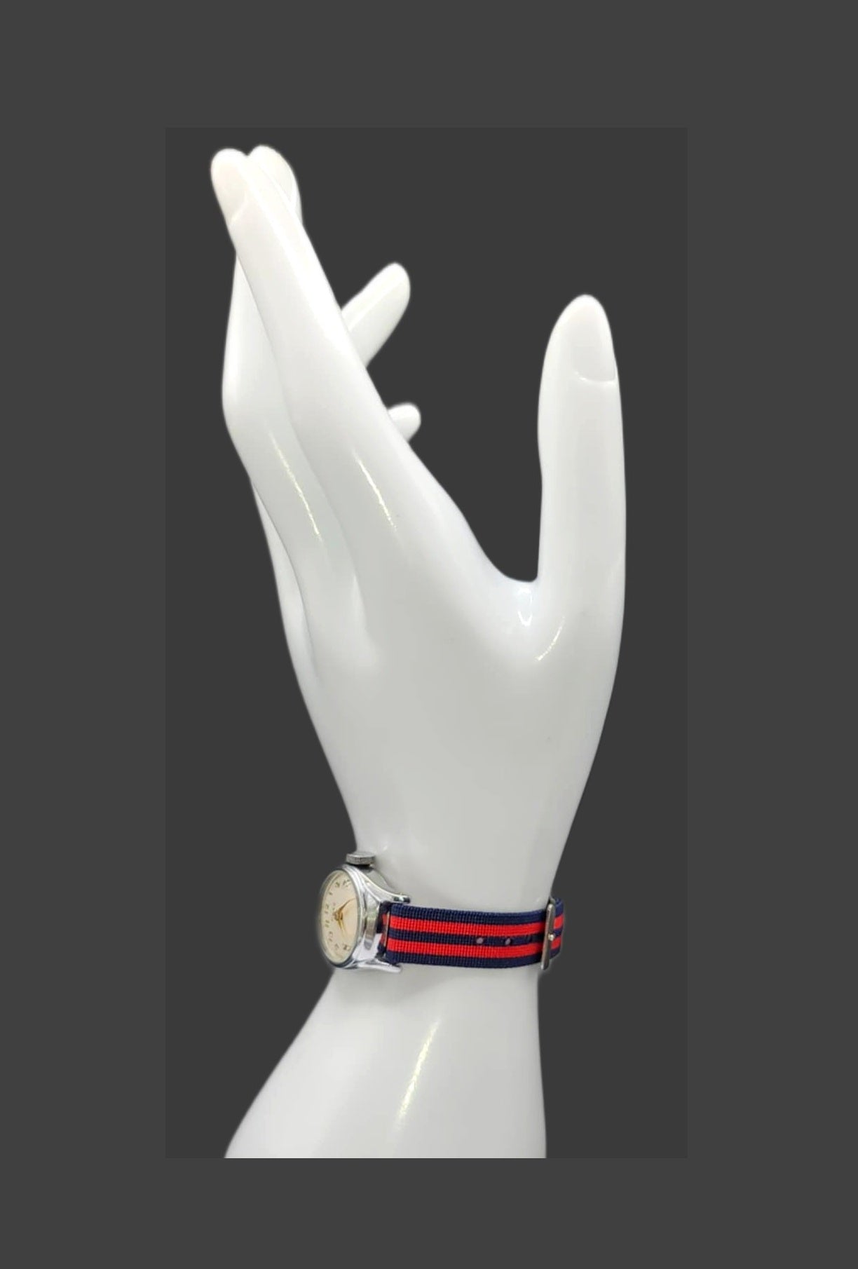 Vintage Style Retro One Piece Nylon Sport Watch Bands in Striped Red & Navy for 12mm Watch Lugs