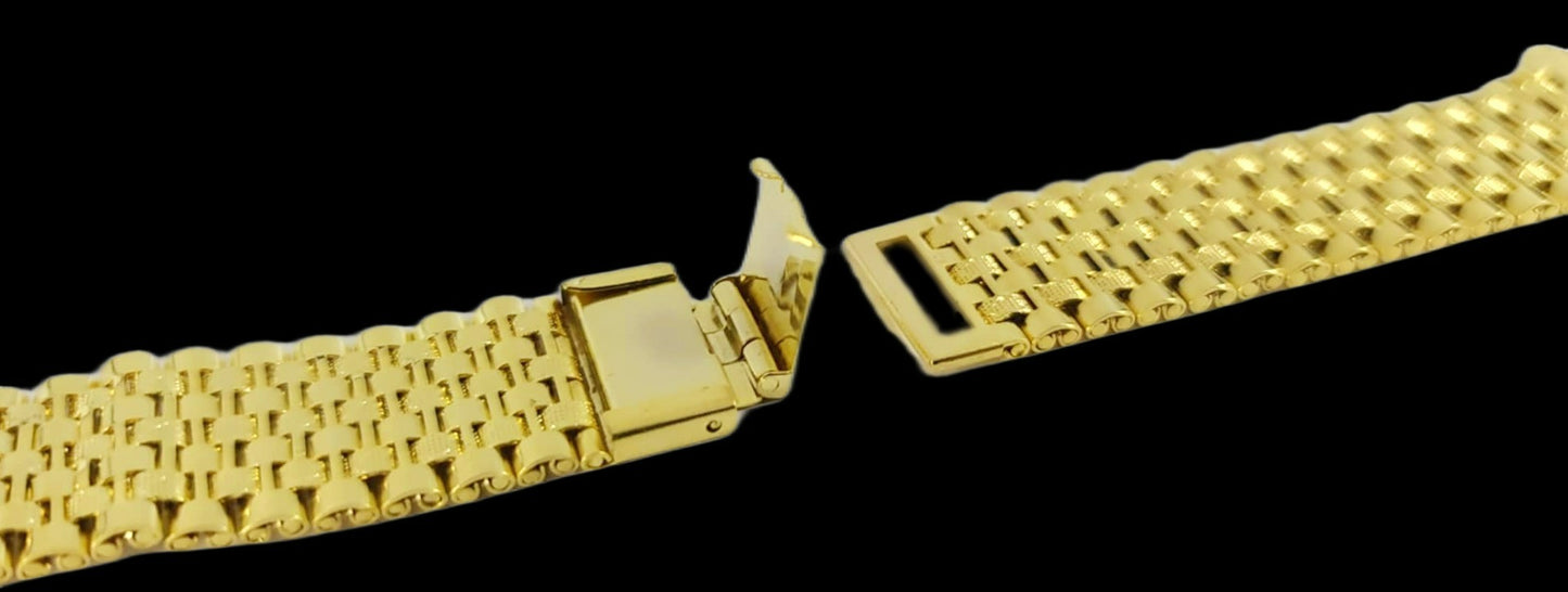 Classy Gold Stainless Steel Mens Watch Band With Fold Over Clasp For 18mm Watch Lugs