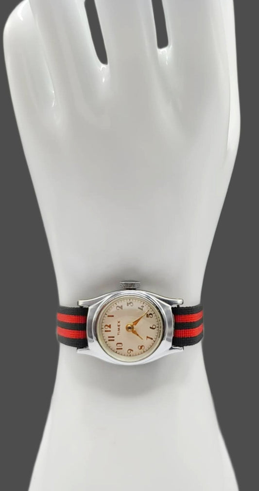 Vintage Style Retro One Piece Nylon Sport Watch Bands in Striped Black & Red for 12mm Watch Lugs