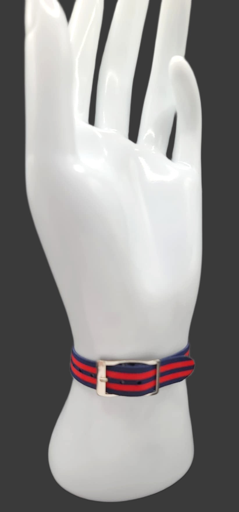 Vintage Style Retro One Piece Nylon Sport Watch Bands in Striped Red & Navy for 12mm Watch Lugs