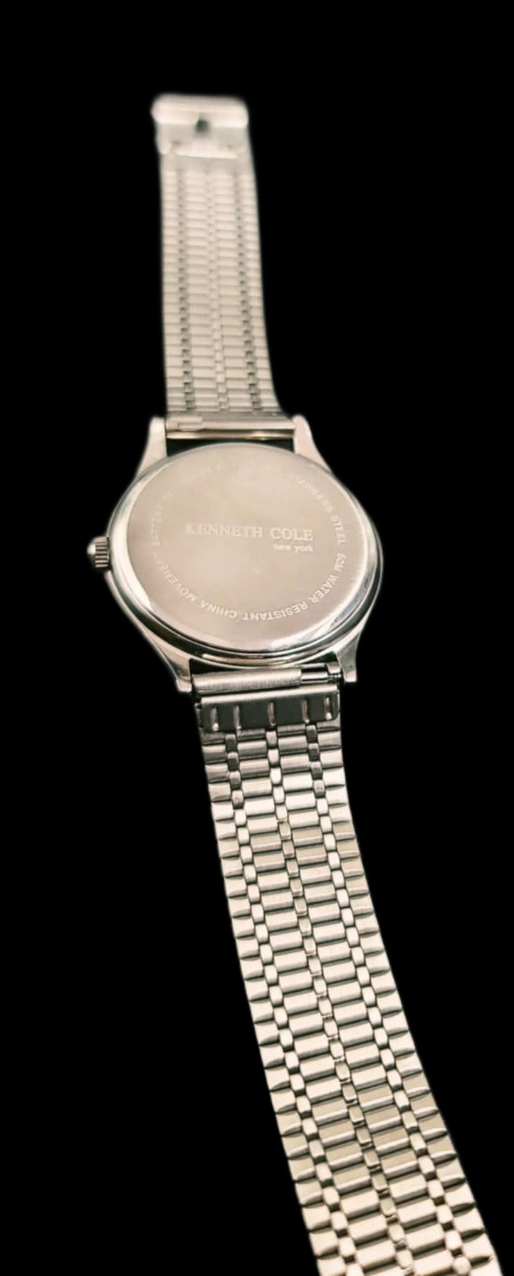 Kenneth Cole Classy Mens Quartz Watch With Date Display at 6 Position
