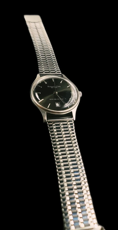 Kenneth Cole Classy Mens Quartz Watch With Date Display at 6 Position
