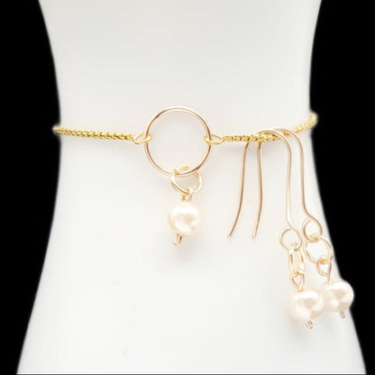Pearls in Ivory-Set of Earrings & Bracelet