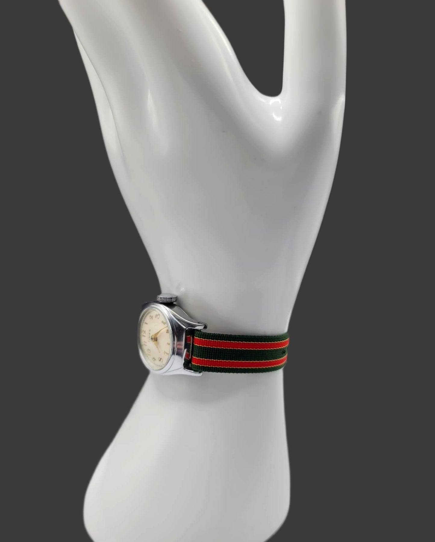 Vintage Style Retro One Piece Nylon Sport Watch Bands in Striped Red & Green for 12mm Watch Lugs