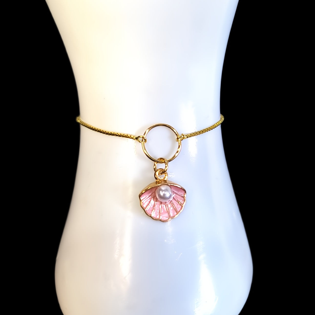 White Pearl In Pink Shell-Bracelet