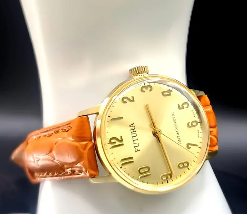 Futura Mens Japanese Mechanical Vintage Watch