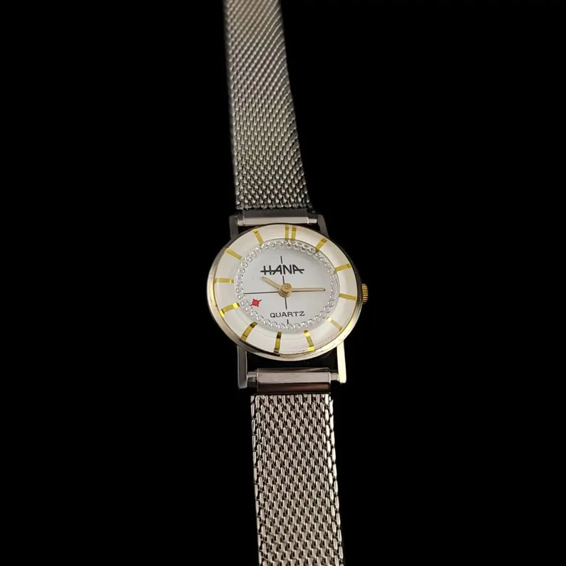 Hana Vintage Quartz Womens Watch With Special Second Hand Feature